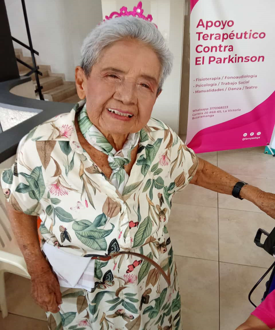 Adulto mayor feliz